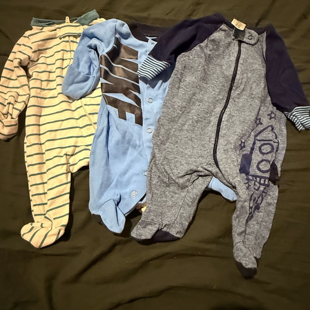 Newborn Footed Sleeper Bundle (3) | Nike, Gerber Organic Cotton Pajamas